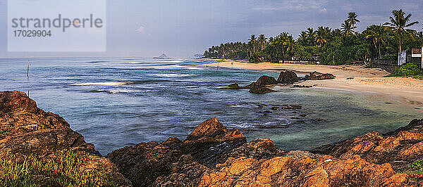 Midigama Beach  in der Nähe von Weligama an der Südküste Sri Lankas  Asien