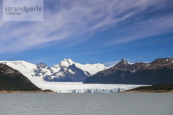 Wunderschöne argentinische Landschaft mit beeindruckender Natur am Perito Moreno Gletscher  Los Glaciares National Park  in der Nähe von El Calafate  Patagonien  Argentinien