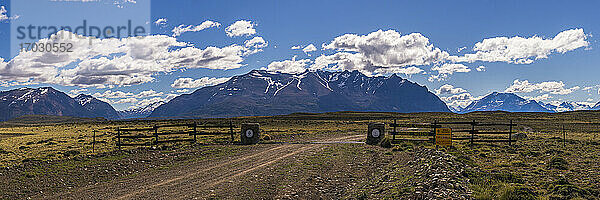 Eingang zum Perito-Moreno-Nationalpark (Parque Nacional Perito Moreno)  Provinz Santa Cruz  Argentinisches Patagonien  Argentinien