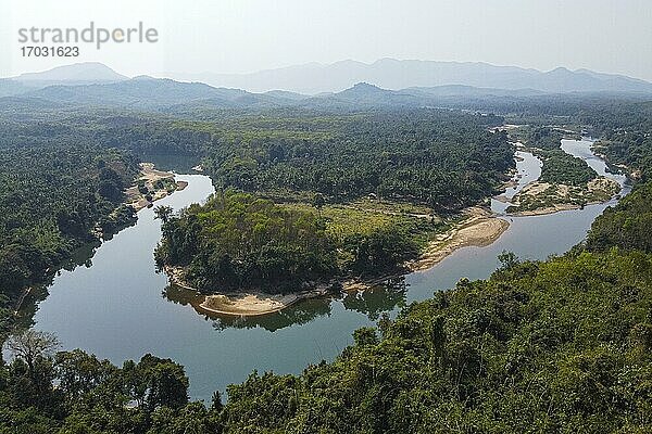 Aussicht über den Fluss Ye  Ye  Mon-Staat  Myanmar  Ye  Mon-Staat  Myanmar  Asien