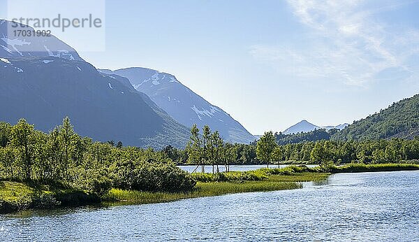 Fluss im Hochtal Innerdalen  Berge  Trollheimen Mountain Area  Sunndal  Møre og Romsdal  Vestlandet  Norwegen  Europa