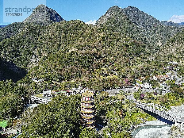 Luftaufnahme der Tianfeng-Pagode und des Tianxiang-Erholungsgebiets  Taroko-Nationalpark  Bezirk Hualien  Taiwan  Xiulin  Bezirk Hualien  Taiwan  Asien