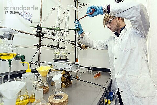Labor im Institut für Pharmazie und Medizinische Chemie der Heinrich-Heine-Universität  Düsseldorf  Nordrhein-Westfalen  Deutschland  Europa