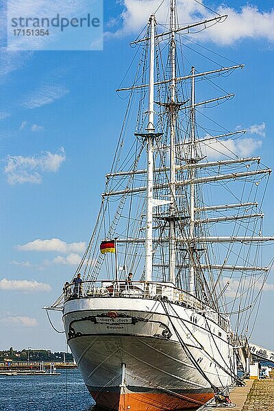 Segelschulschiff Horch Fock 1  Hafen von Stralsund  Stralsund  Ostsee  Mecklenburg-Vorpommern  Ostdeutschland