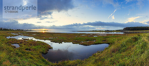 Großbritannien  Schottland  East Lothian  Aberlady Bay bei Sonnenuntergang