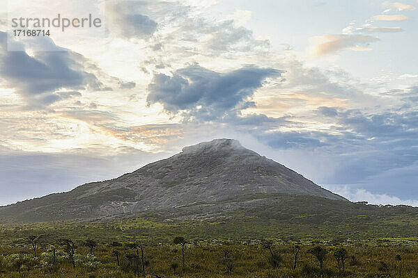 Australien  Ozeanien  Westaustralien  Cape Le Grand National Park  Frenchman Peak  Berge und Ebenen