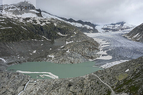 Schweiz  Wallis  Rhonegletscher  Luftaufnahme von Bergen und Gletscher