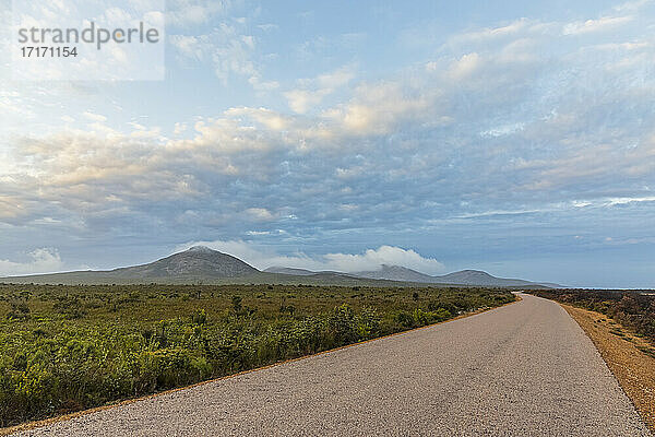 Australien  Ozeanien  Westaustralien  Cape Le Grand National Park  Frenchman Peak  Bergstraße und Ebenen