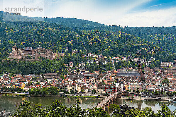 Germany  Baden-Wurttemberg  Heidelberg  Heidelberg Castle overlooking old town below