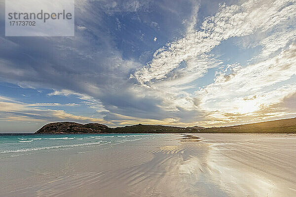 Sandstrand bei Sonnenuntergang  Westaustralien