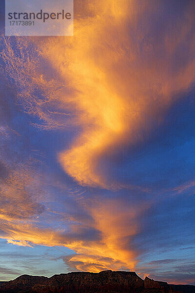 USA  Arizona  Sedona  Sonnenuntergang über den Red Rocks