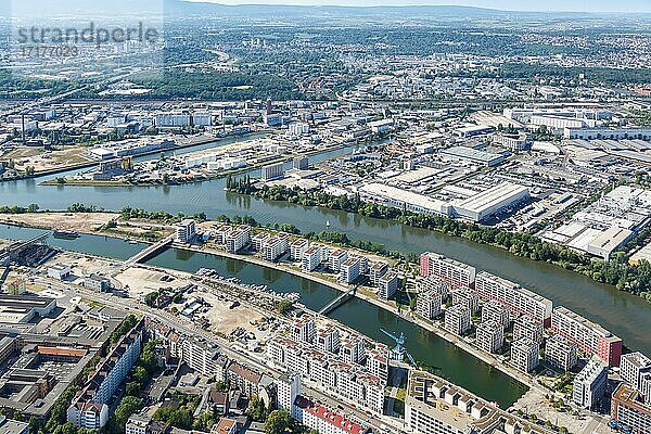 Offenbach Immobilien Gebäude wohnen Wohngebäude Luftbild Fluss Main Wasser Hafen Stadt  Offenbach  Deutschland  Europa