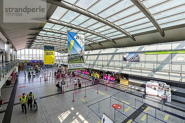 Terminal des Flughafen Dortmund  Deutschland  Europa