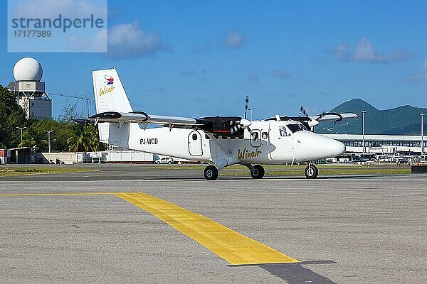 Eine DHC-6-300 Twin Otter der Winair mit dem Kennzeichen PJ-WCD auf dem Flughafen St. Maarten