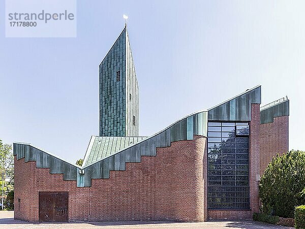 Katholische Pfarrkirche St. Paul  Architekt Gottfried Böhm  Bocholt  Münsterland  Nordrhein-Westfalen  Deutschland  Europa