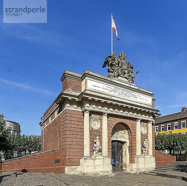 Berliner Tor von 1722  östliches Tor der ehemaligen preußischen Festung  Wesel  Niederrhein  Nordrhein-Westfalen  Deutschland  Europa