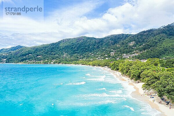 Strand Natur Paradies Drohne aerial Luftbild Vogelperspektive auf der Insel Mahe  Seychellen  Afrika