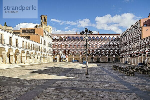 Plaza Alta Platz in der Altstadt von Badajoz  Extremadura  Spanien  Europa