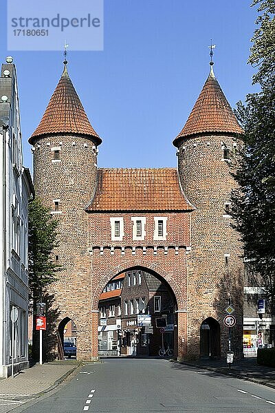 Lüdighauser Tor oder Lüdinghauser Pforte  mittelalterliche Stadtbefestigung  Dülmen  Münsterland  Nordrhein-Westfalen  Deutschland  Europa