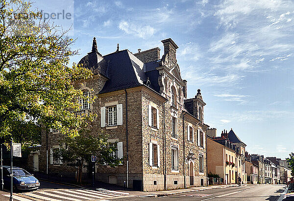 Frankreich. Rennes; Stadt; Departement Ille-et-Vilaine  Bretagne. Schönes steinernes Herrenhaus am Eingang des Tabor-Parks
