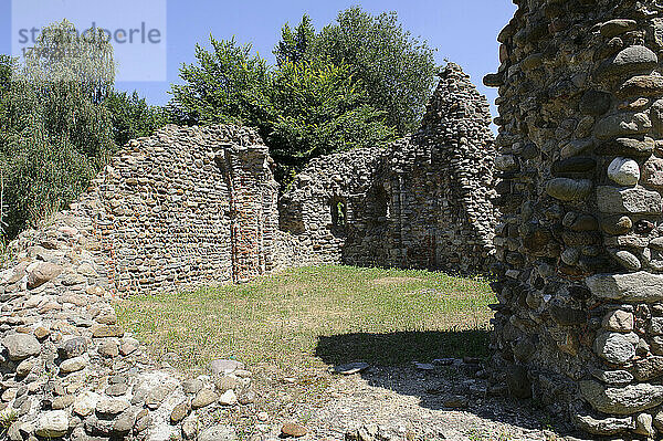 Europa  Italien  Lombardei  Varese-LandDas archäologische Gebiet von Castelseprio mit den Ruinen eines Dorfes  das im 13. Unesco - Weltkulturerbe.