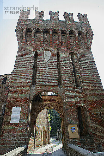 Europa  Italien  Lombardei  Lodi  S. Colombano al Lambro  castello Maddalena Barbiano di Belgioioso d'Este  Torre De Gnocchi.