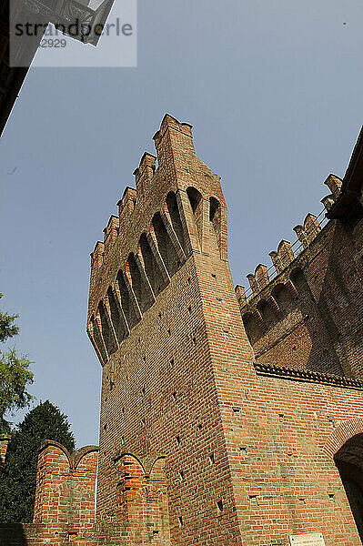 Europa  Italien  Lombardei  Lodi  S. Colombano al Lambro  castello Maddalena Barbiano di Belgioioso d'Este  Torre De Gnocchi.