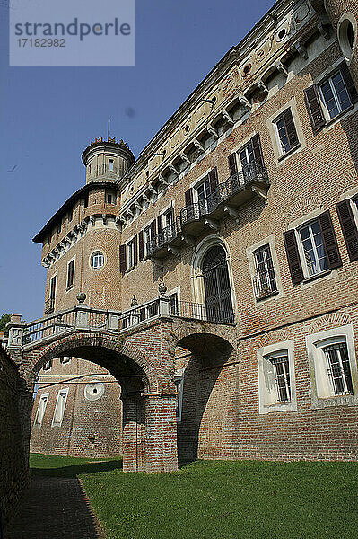 Europa  Italien  Pavia  Chignolo Po  Schloss Procaccini ex Cusani Visconti.