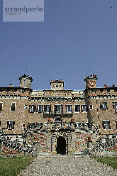 Europa  Italien  Pavia  Chignolo Po  Schloss Procaccini ex Cusani Visconti.