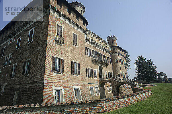 Europa  Italien  Pavia  Chignolo Po  Schloss Procaccini ex Cusani Visconti.