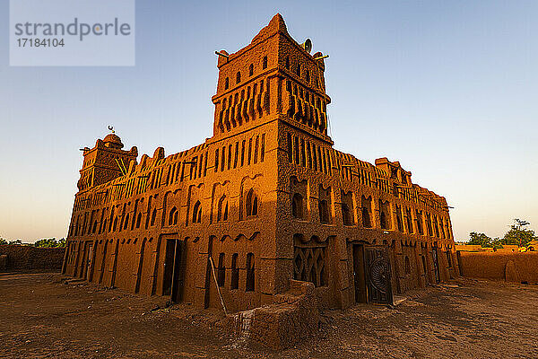 Moschee im sudanesisch-sahelischen Architekturstil in Yamma  Sahel  Niger  Afrika