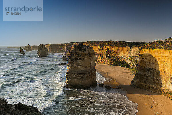 Einige der Zwölf Apostel  Twelve Apostles National Park  Port Campbell  Victoria  Australien  Pazifik