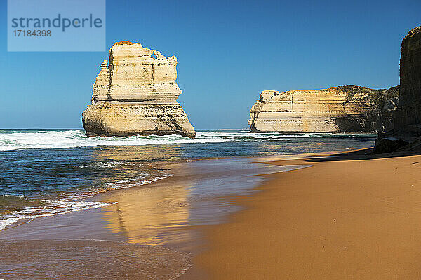 Einer der Zwölf Apostel und der Südliche Ozean  Twelve Apostles National Park  Port Campbell  Victoria  Australien  Pazifik