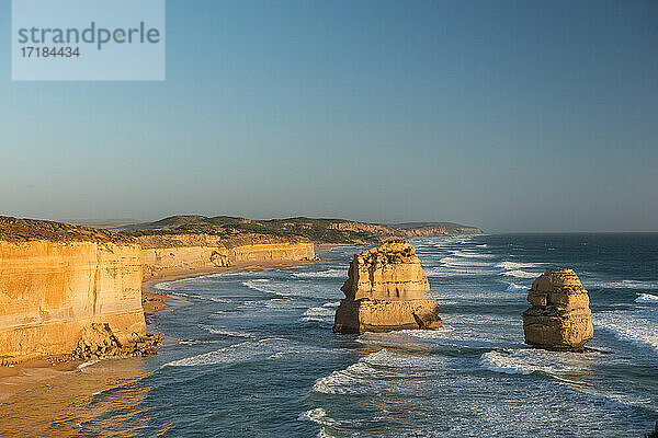 Zwei der Zwölf Apostel  Twelve Apostles National Park  Port Campbell  Victoria  Australien  Pazifik