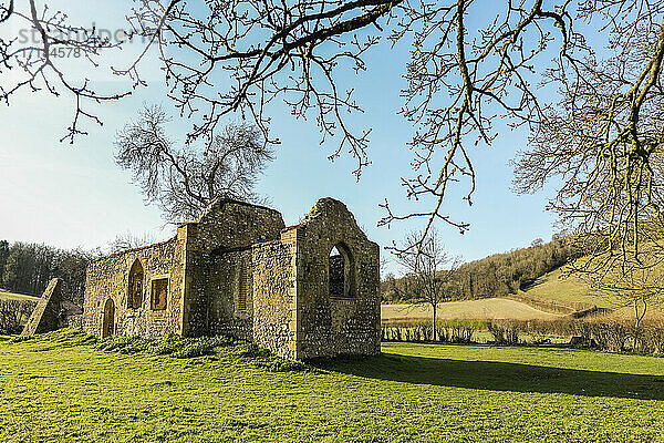 Ruine der St.-Jakobus-Kirche bei Bix  einst Mittelpunkt von Bix Brand  dem verlorenen mittelalterlichen Dorf  Bix  Henley-on-Thames  Oxfordshire  England  Vereinigtes Königreich  Europa