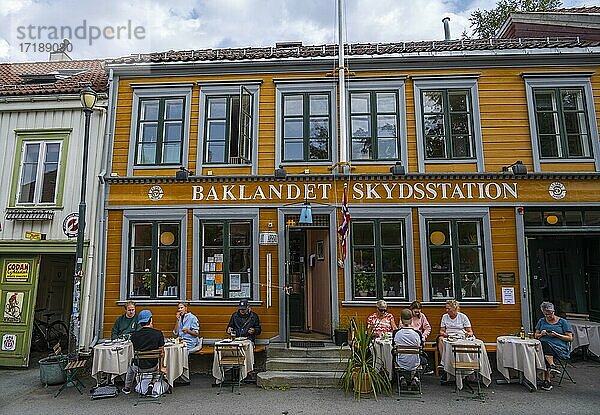Baklandet Skydsstation  Bäckerei in der Innenstadt  Bunte Häuser  Trondheim  Trøndelag  Norwegen  Europa