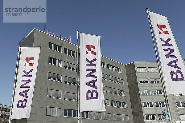 Fahnen mit Logo Bank 11  Autobank  Kreditinstitut für den Kfz-Handel  Neuss  Nordrhein-Westfalen  Deutschland  Europa