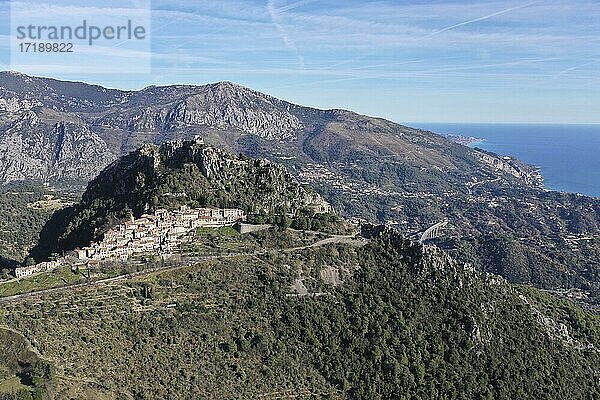 Bergdorf Sainte Agnes  höchstgelegenes Küstendorf Europas  Bergkamm an der Grenze zwischen Frankreich und Italien  Küste bei Ventimiglia  Departement Alpes-Maritimes  Region Provence-Alpes-Cote d´Azur  Südfrankreich  Frankreich  Europa