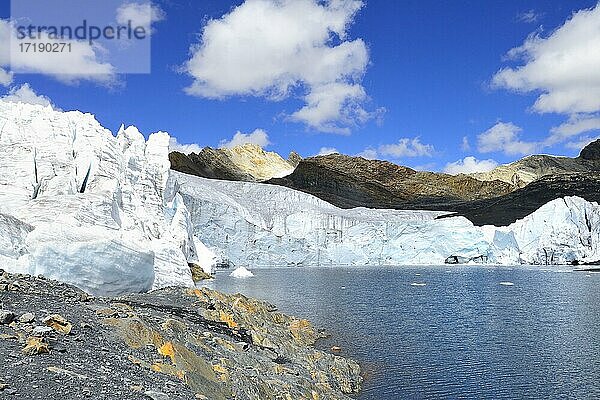 Abbruchkante des Gletschers Pastoruri  Cordillera Blanca  Provinz Recuay  Peru  Südamerika