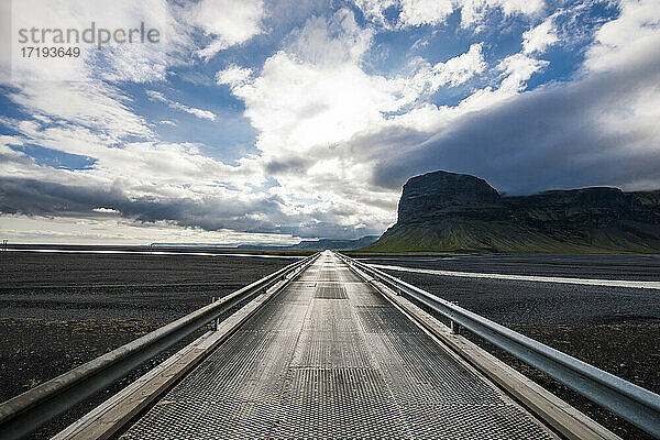 die Brücke über den Skeiðarársandur ist die längste Brücke in Island