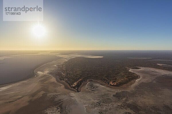 Australien  Northern Territory  Luftaufnahme des Amadeus-Sees bei Sonnenuntergang