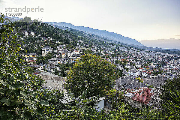 Stadt am Berg Mali I Gjere in Gjirokaster  Albanien