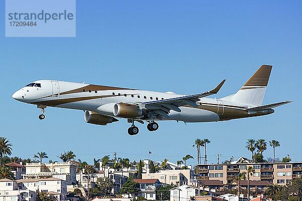 Ein Embraer Lineage 1000E Flugzeug mit dem Kennzeichen N783MM landet auf dem Flughafen San Diego  USA  Nordamerika