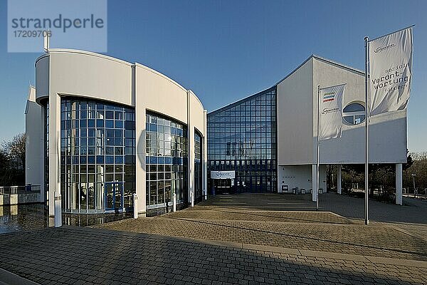 Universität Witten/Herdecke  erste deutsche Privatuniversität  Witten  Ruhrgebiet  Nordrhein-Westfalen  Deutschland  Europa