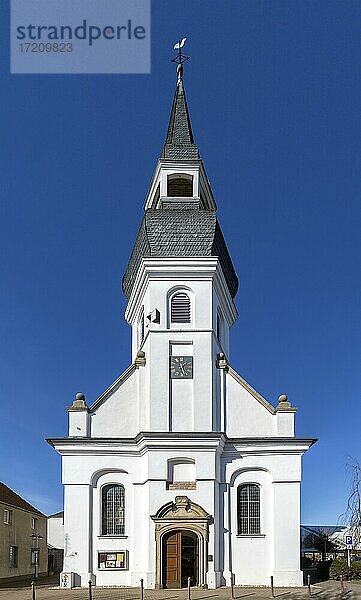 Evangelische Kirche von 1718  frühbarocke Wandpfeilerkirche  älteste reformierte Kirche Deutschlands  Alpen  Niederrhein  Nordrhein-Westfalen  Deutschland  Europa