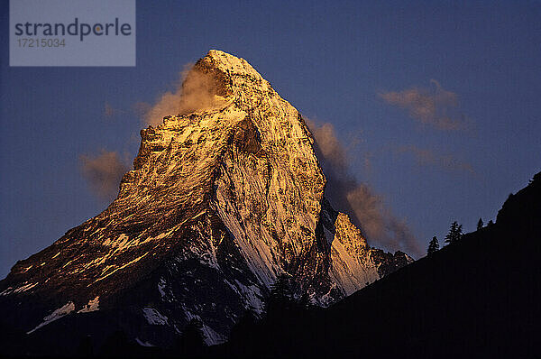 Schweiz  Matterhorn im Sonnenlicht