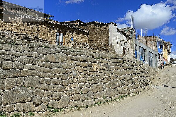 Mauer der Inka in der Ortschaft  Vilcashuamán  Region Ayacucho  Peru  Südamerika