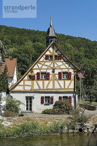 Fachwerkhaus in Unterzaunsbach  nahe Pretzfeld  Fränkische Schweiz  Oberfranken  Franken  Bayern  Deutschland  Europa