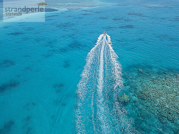 Nord Male Atoll  Huraa Insel  Luftaufnahme eines Bootes auf dem Wasser