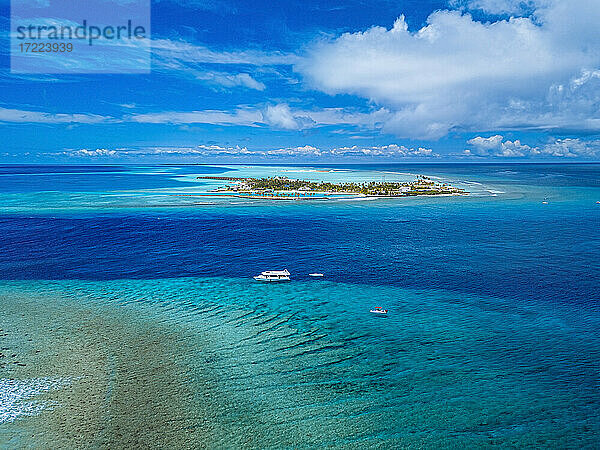 Malediven  Kaafu-Atoll  Viligilimathidhahuraa-Insel und Thulusdhoo-Insel im tropischen blauen Meer